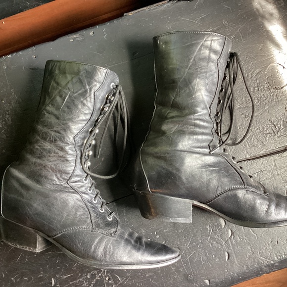 VINTAGE LEATHER WITCH BOOTS - HALLOWEEN DECOR OR WEAR - Picture 4 of 6